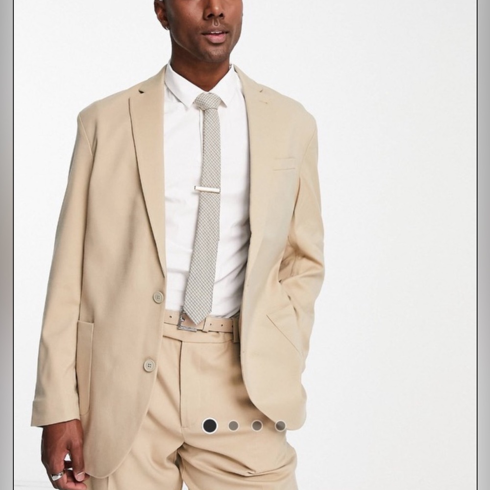 New Look relaxed fit suit jacket in tan. Size 36R